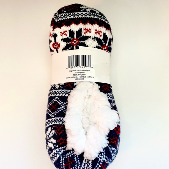 BRAND NEW NEVER WORN SLIPPERS - Picture 3 of 3